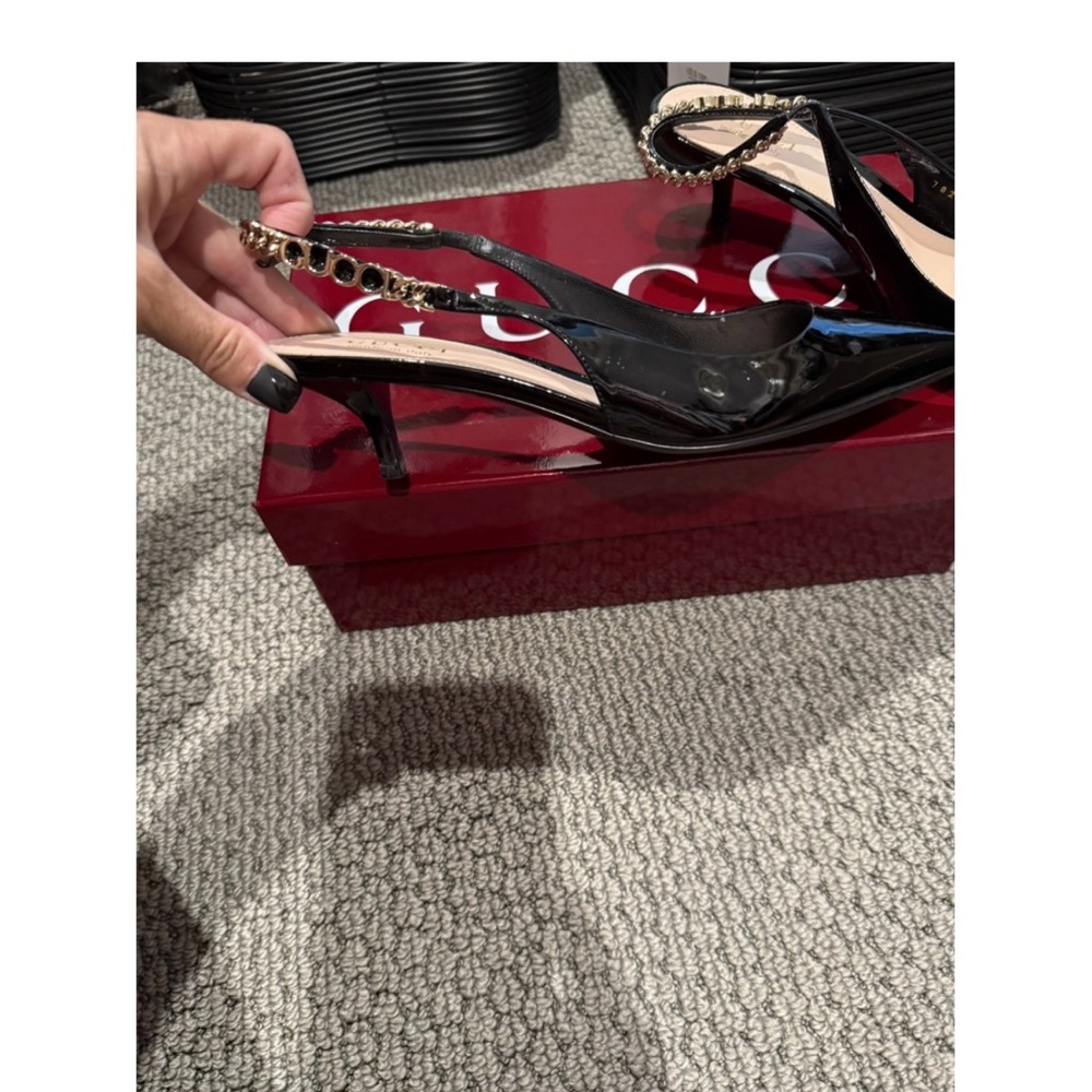 Gucci heels size 8 kitten heels, sling back gold Gucci pointed toe - Picture 6 of 9